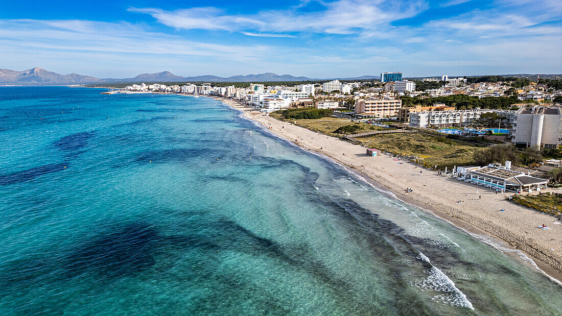 Luftaufnahme von Playa del Muro, nördliches Mallorca, Balearen, Spanien, Mittelmeer, Europa