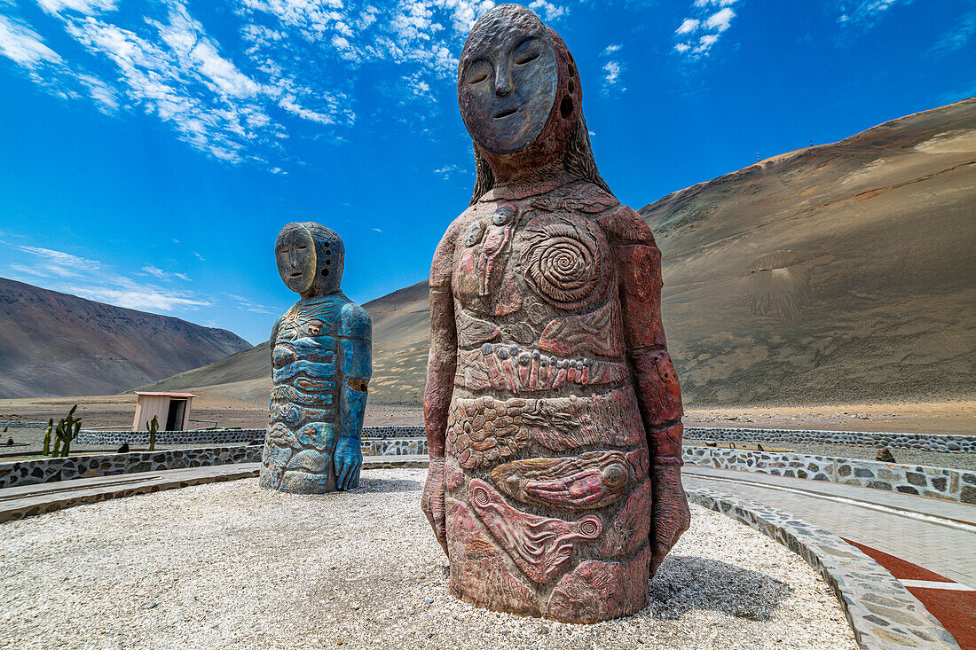 Monument, Chinchorro Mummies, UNESCO World Heritage Site, Camarones Valley, northern Atacama desert, Chile, South America