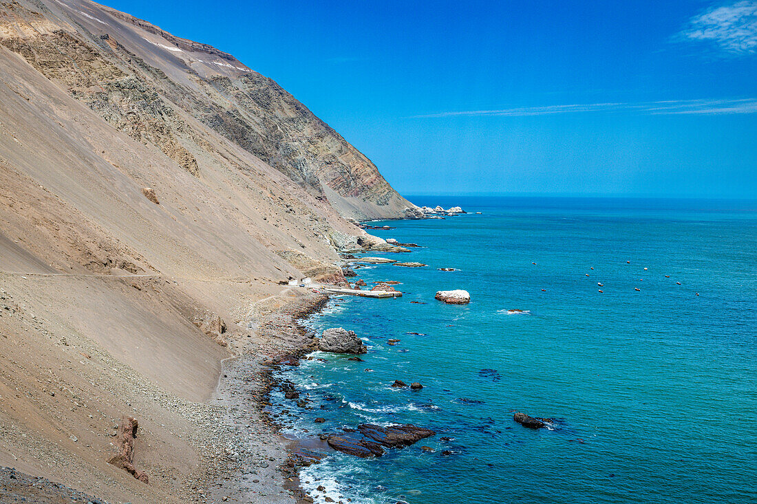 Küstenlinie und Fundort der Chinchorro-Mumien, UNESCO-Welterbe, Camarones-Tal, nördliche Atacama-Wüste, Chile, Südamerika