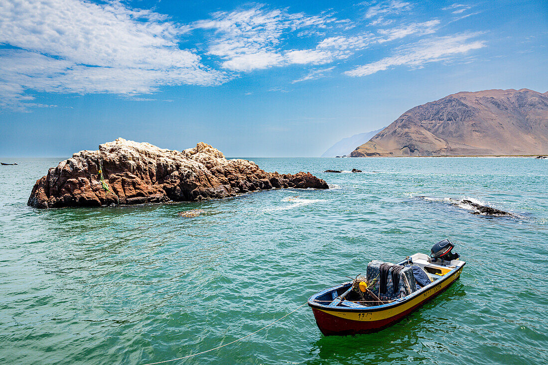 Coastline and recovery place of the Chinchorro Mummies, UNESCO World Heritage Site, Camarones Valley, northern Atacama desert, Chile, South America