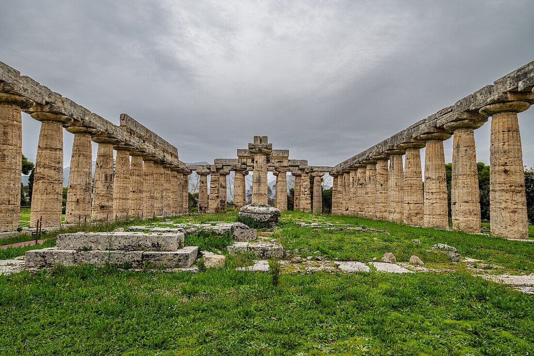 Die griechischen Tempel von Paestum, UNESCO-Welterbestätte, Kampanien, Italien, Europa