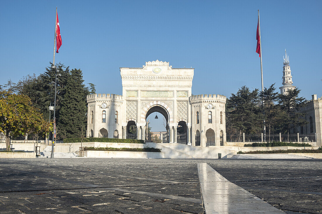 Universität Istanbul, Haupttor aus Marmor, Istanbul, Türkei, Europa