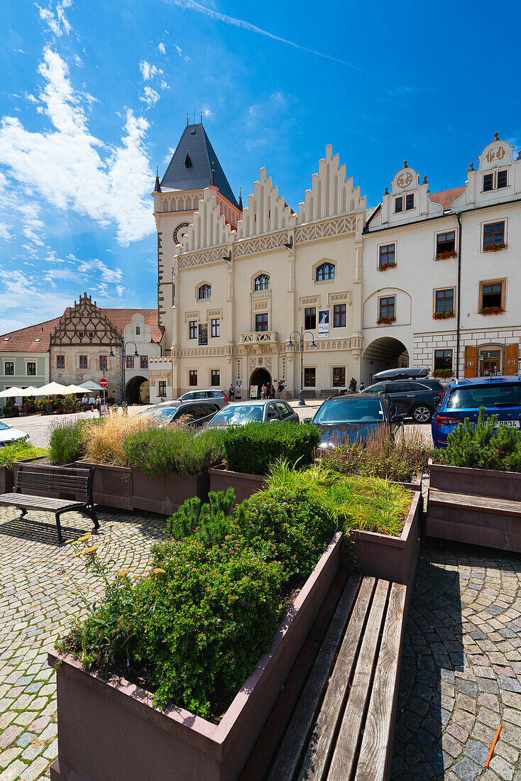 Rathaus mit Turm in Zizkovo namesti, Tabor, Tschechische Republik (Tschechien), Europa