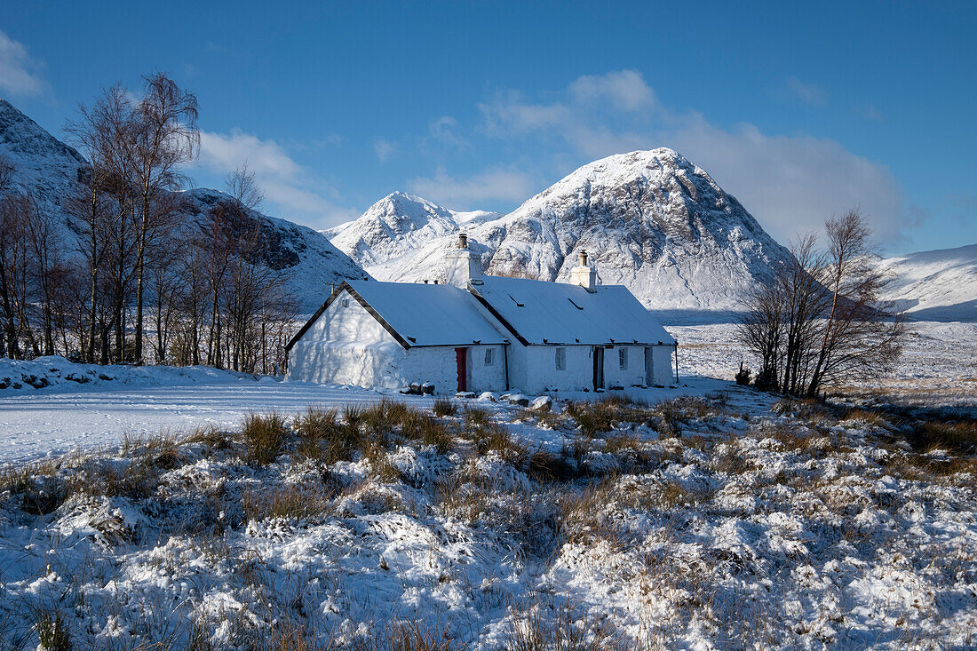 Black Rock Cottage and Stob Dearg (Buachaille Etive Mor) in winter, Rannoch Moor, Argyll and Bute, Scottish Highlands, Scotland, United Kingdom, Europe