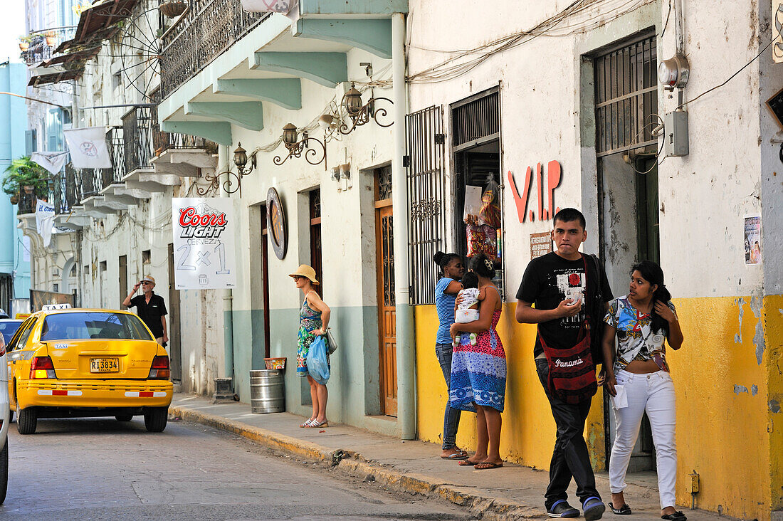 Straße im Casco Antiguo, dem historischen Viertel von Panama-Stadt, Panama-Stadt, Republik Panama, Mittelamerika