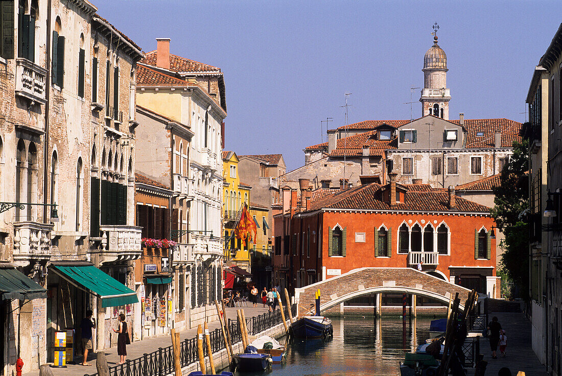 Minotto Quay beside the canal Rio del Malcanton,Santa Croce district, Venice, UNESCO World Heritage Site, Veneto region, Italy, Europe