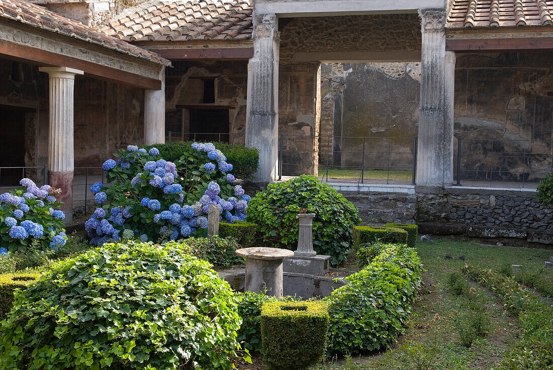 Atrium of the House of the Golden Cupids, archaeological site of Pompeii, UNESCO World Heritage Site, province of Naples, Campania, Italy, Europe