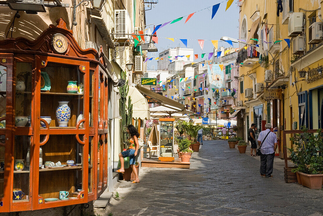 Großer Yachthafen von Sancio Cattolico, Insel Procida, Region Kampanien, Italien, Europa