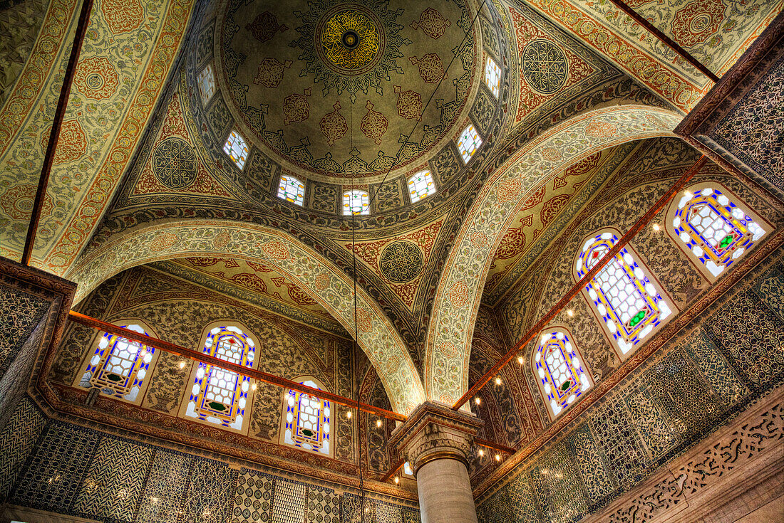 Ceiling and Walls, Interior, Blue Mosque (Sultan Ahmed Mosque), 1609, UNESCO World Heritage Site, Sultanahmet, Istanbul, Turkey, Europe