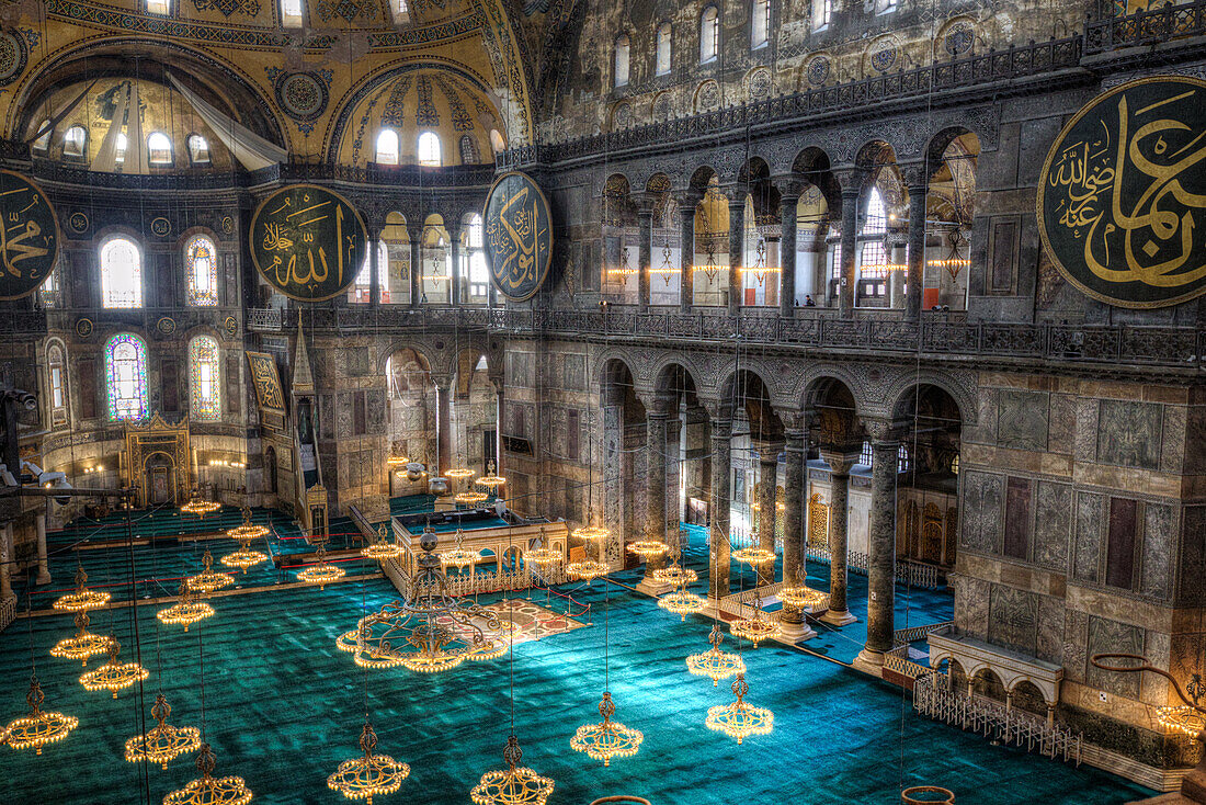 Overview, Interior, Hagia Sophia Grand Mosque, 537 AD, UNESCO World Heritage Site, Sultanahmet, Istanbul, Turkey, Europe