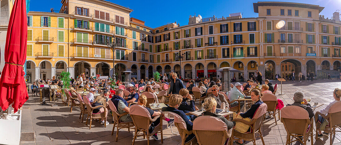 View of people eating alfresco in Placa Mayor, Palma de Mallorca, Majorca, Balearic Islands, Spain, Mediterranean, Europe