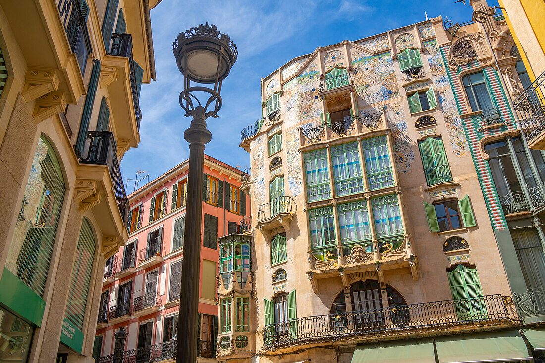 Blick auf Can Forteza Rey, verschnörkelte Architektur, Palma de Mallorca, Mallorca, Balearische Inseln, Spanien, Mittelmeer, Europa