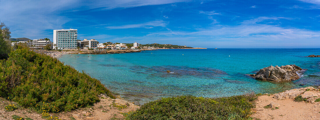 Blick auf den Badeort Cala Rajada, Mallorca, Balearen, Spanien, Mittelmeer, Europa