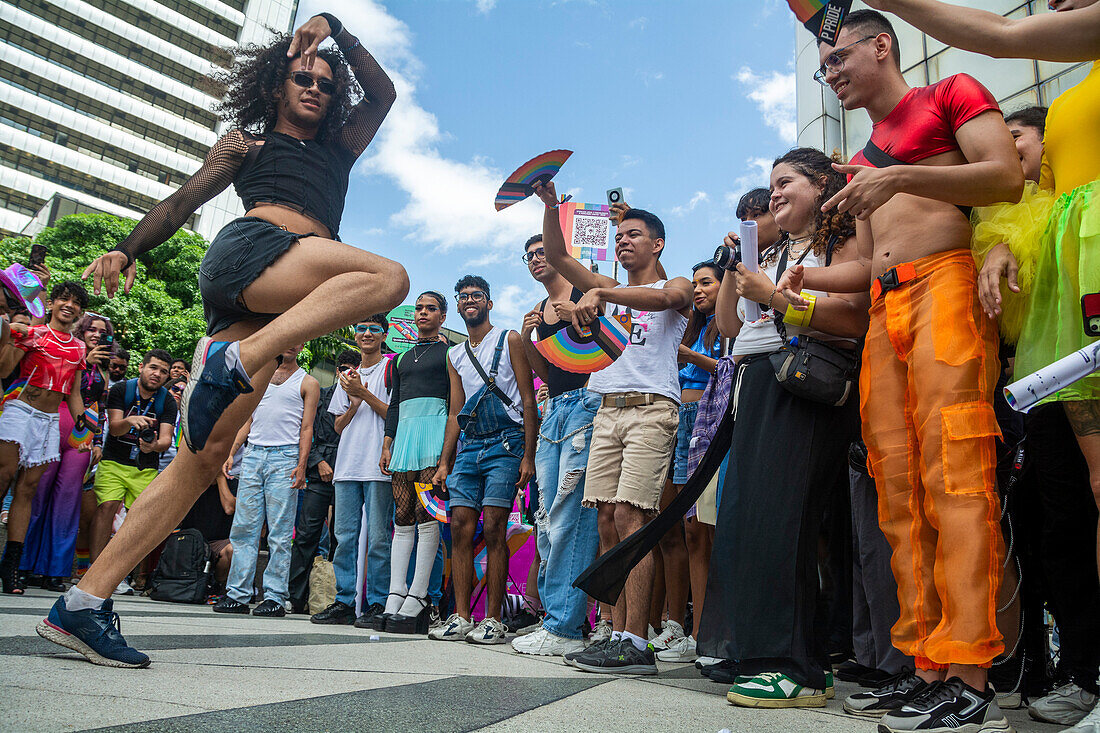 Pride-Parade in Caracas, Venezuela, mit der Anwesenheit von Diplomaten und dem Vertreter der Europäischen Union in Venezuela. 7. Juli 2024