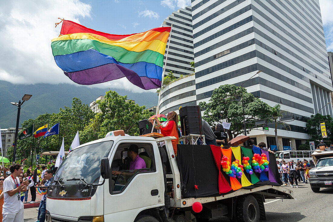 Pride-Parade in Caracas, Venezuela, in Anwesenheit von Diplomaten und dem Vertreter der Europäischen Union in Venezuela. Juli, 7, 2024