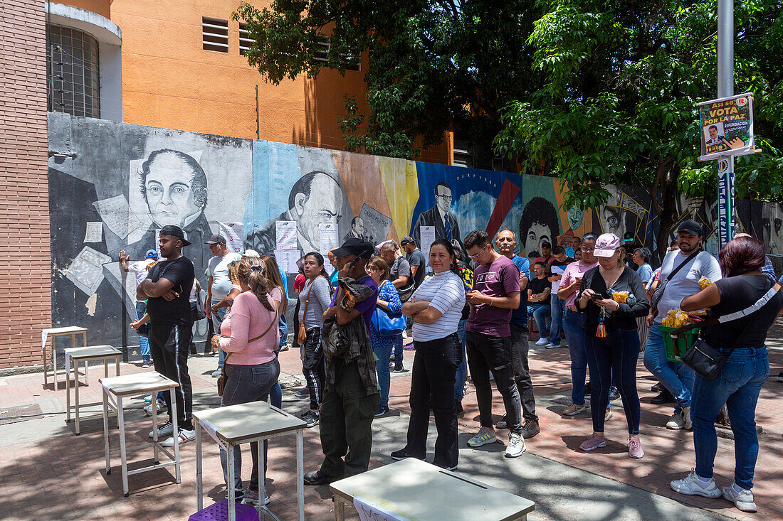 Tag der Präsidentschaftswahlen in Venezuela, wo der derzeitige Präsident Nicolas Maduro und der Oppositionskandidat Edmundo Gonzalez Urrutia