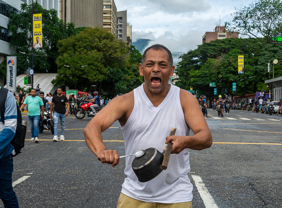 Protest of the people of Venezuela to the fraudulent presidential election where Nicolas Maduro was named winner, with 51% of the votes.