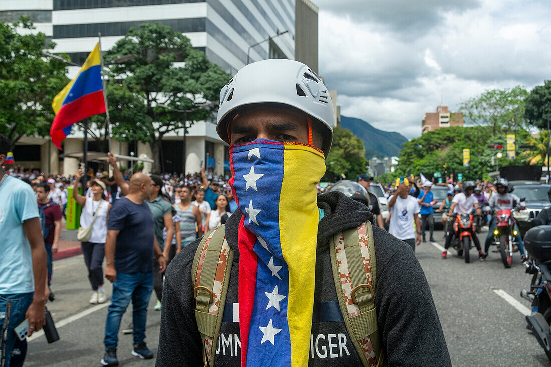 Zweiter Tag der Proteste in Venezuela nach dem angeblichen Wahlbetrug durch die Regierung von Nicolas Maduro