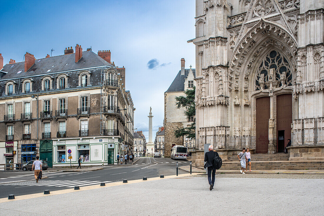 A tranquil view of Saint Pierre Square and the iconic St Pierre et St Paul Cathedral in Nantes, France, showcasing classic European architecture.