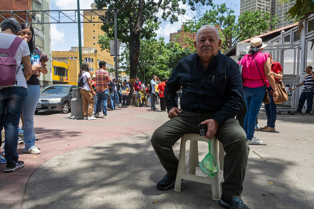 Tag der Präsidentschaftswahlen in Venezuela, wo der derzeitige Präsident Nicolas Maduro und der Oppositionskandidat Edmundo Gonzalez Urrutia gegeneinander antreten.