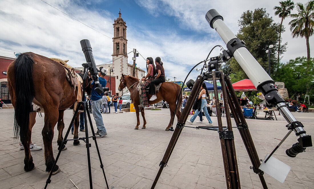 Local festival in Mapimiwith telescopes to observe the solar eclipse