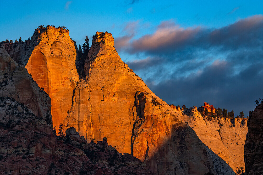 Red rocks in Bryce Canyon National Park in sunlight