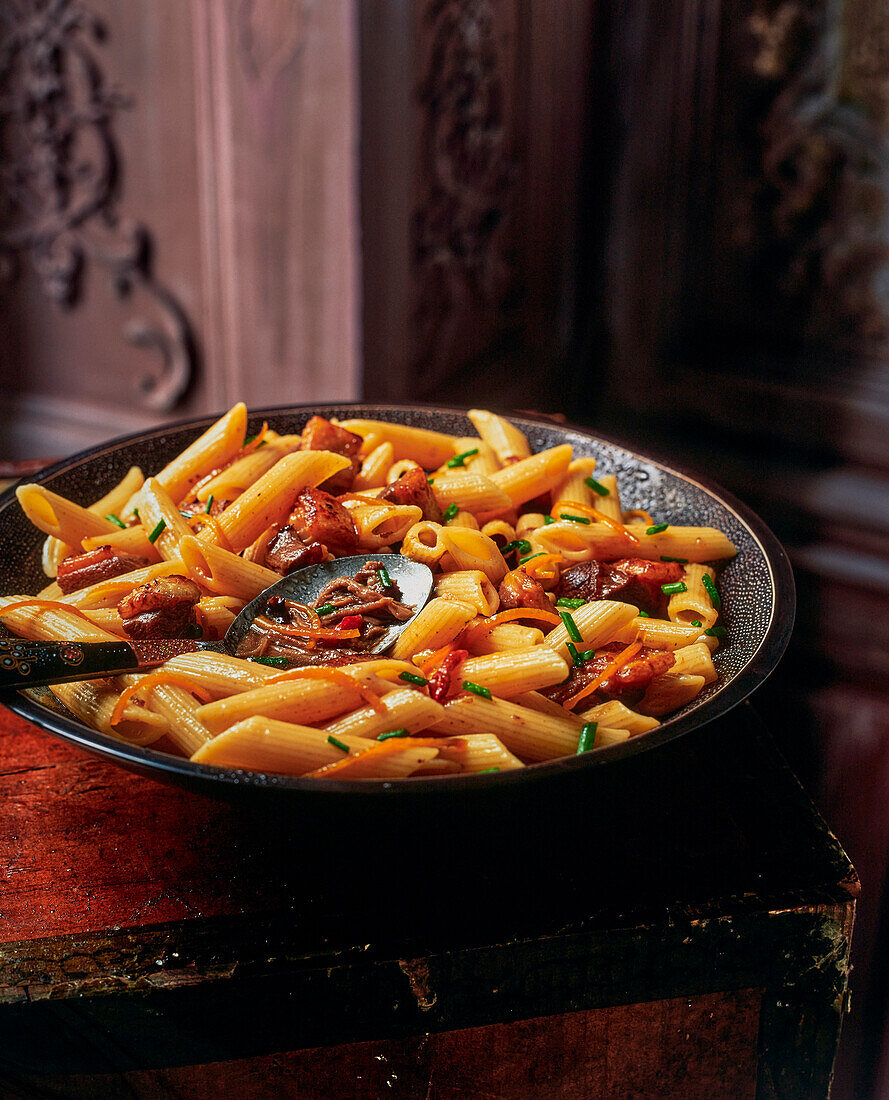 Penne mit Ente und Honig-Chili-Sauce