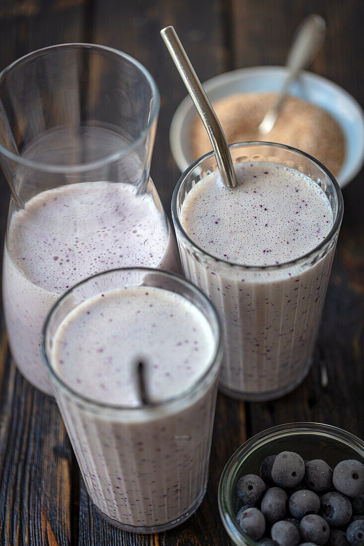 Blueberry and yogurt smoothie