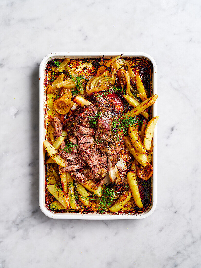 Griechischer Lammbraten mit Kartoffeln und Fenchel