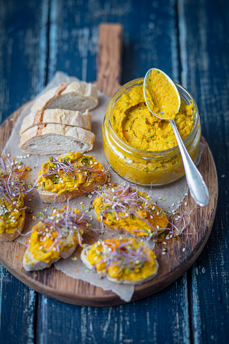 Pumpkin and lentil spread with curry