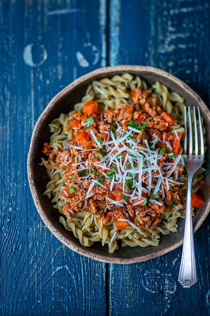 Vollkornpasta mit Puten-Bolognese