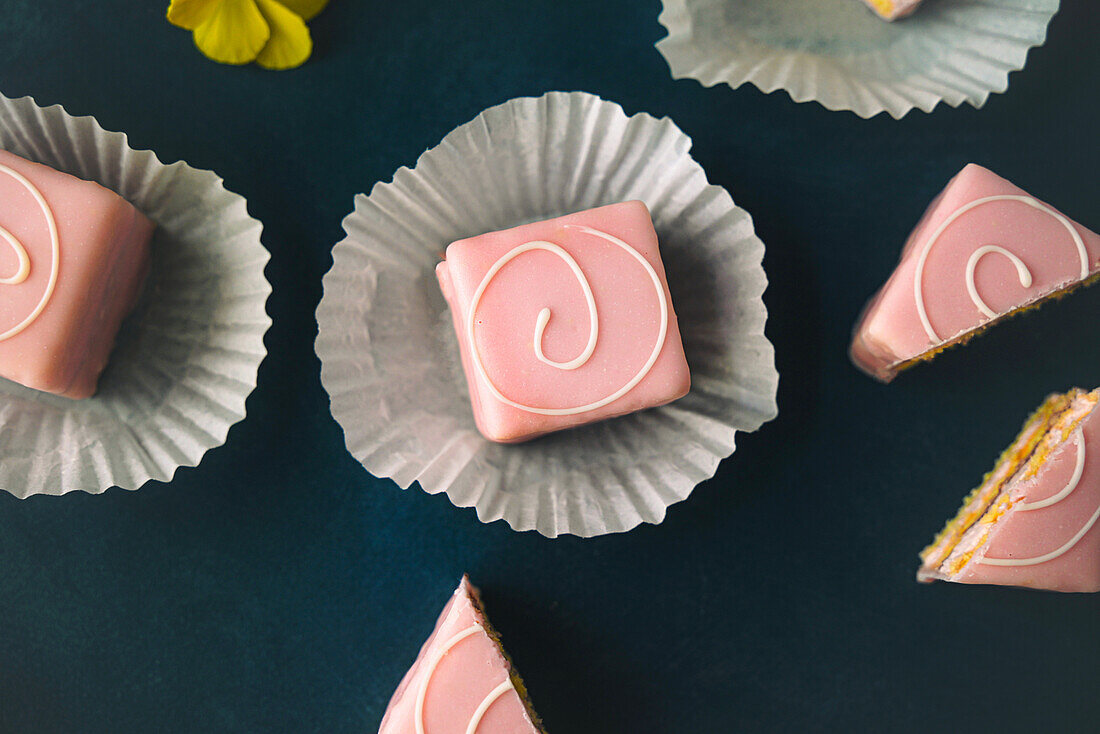 Kirsch-Konfekt mit Zuckerglasur