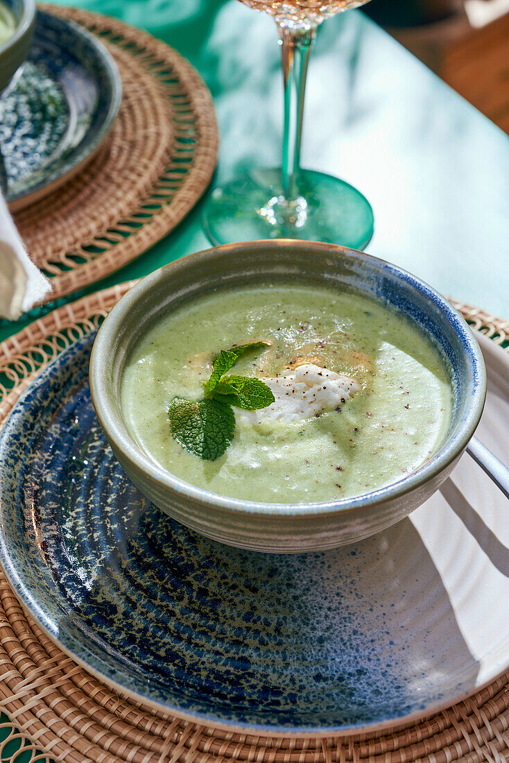 Courgette soup with cream cheese and mint