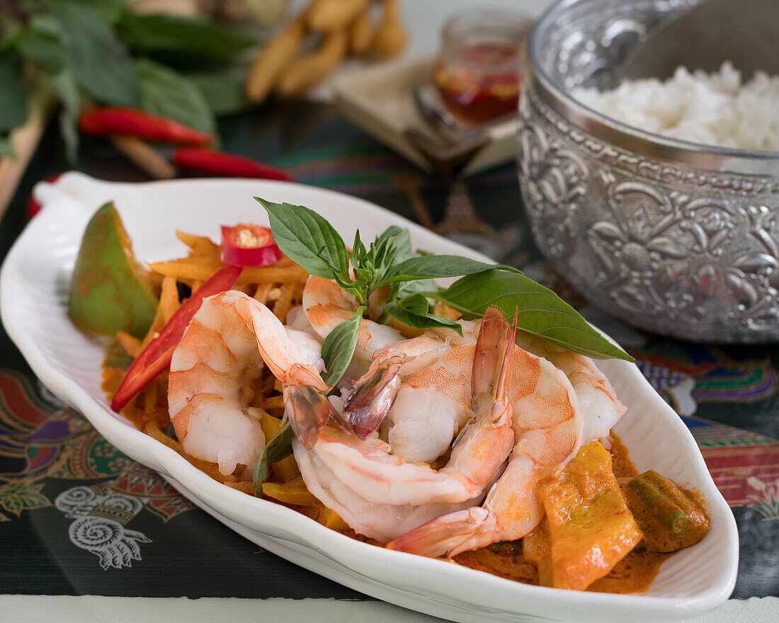 Pad Ped with prawns and Thai basil (Thailand)