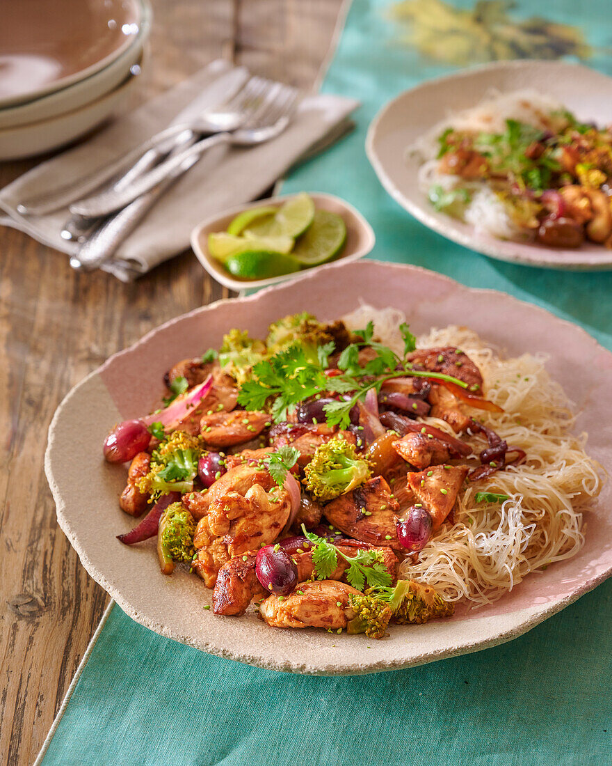 Chicken fricassee with rice noodles and vegetables