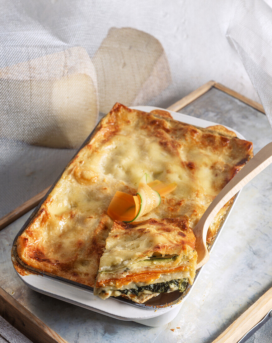 Gemüselasagne mit Spinat, Möhren und Zucchini