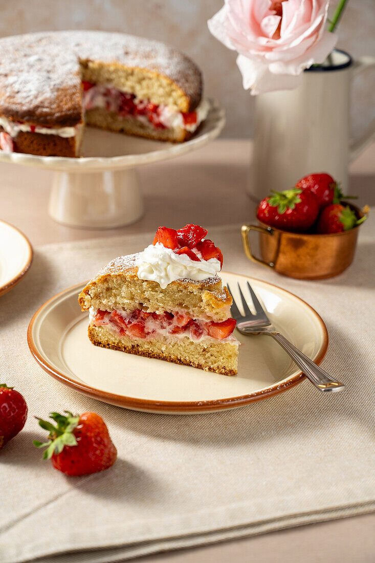 Erdbeerkuchen mit Sahne