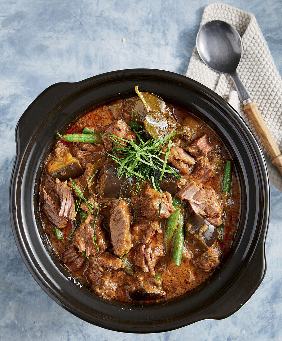 Rindfleischeintopf mit grünen Bohnen und Auberginen aus dem Slow Cooker