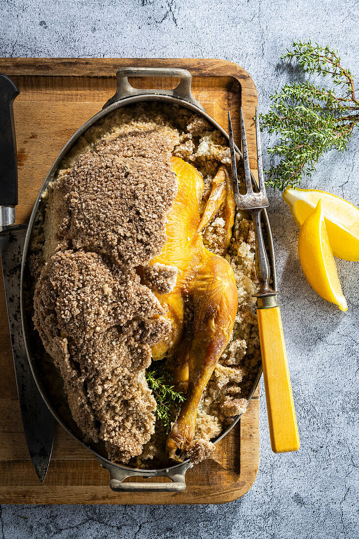 Poulet en Croûte de Sel mit Thymian und Zitrone