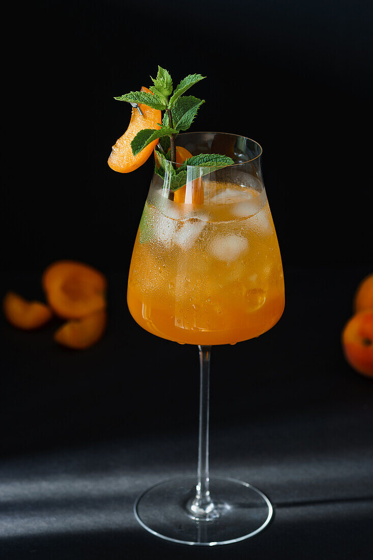 Apricot sprizz with lemon balm