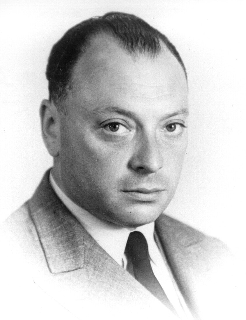 Wolfgang Pauli passport photograph