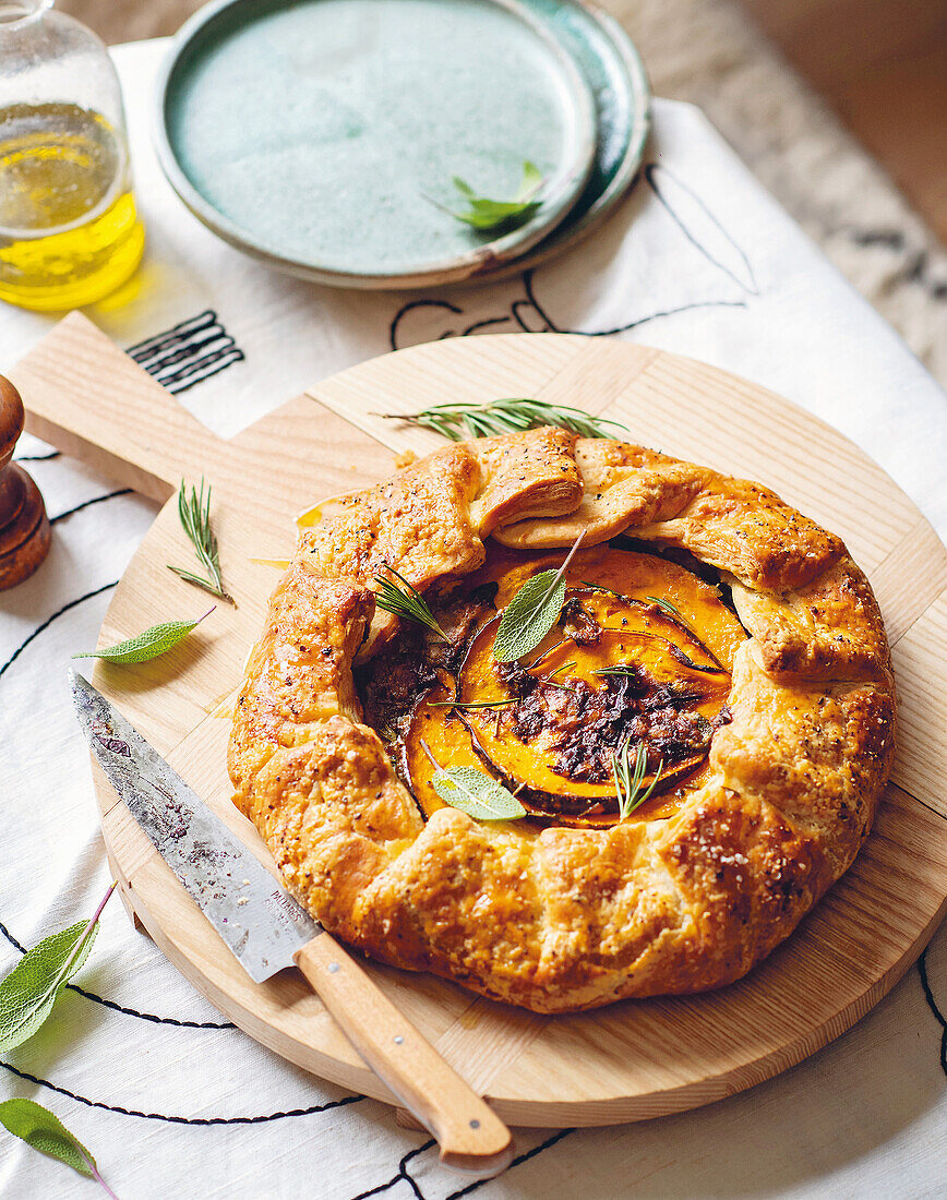 Kürbis-Galette mit Lauch und Gorgonzola