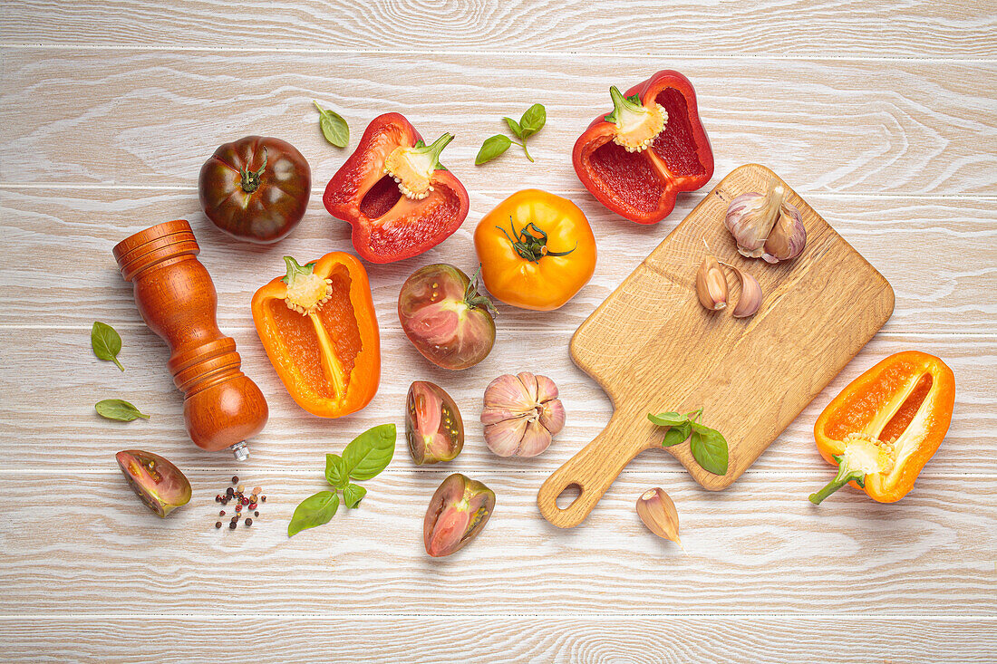 Colourful peppers, tomatoes and garlic