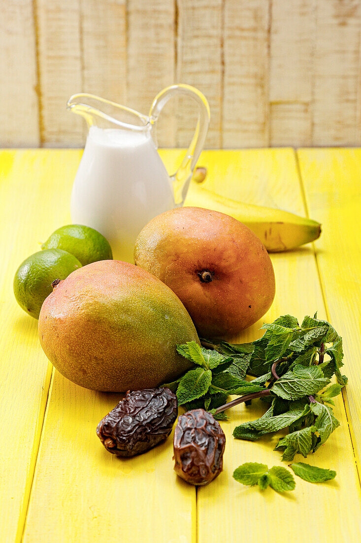 Zutaten für Mango-Minze-Eis