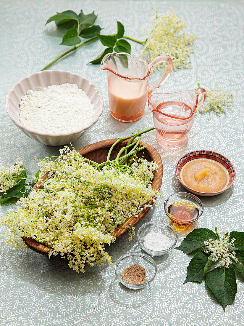 Zutaten für Holunderblüten-Pfannkuchen