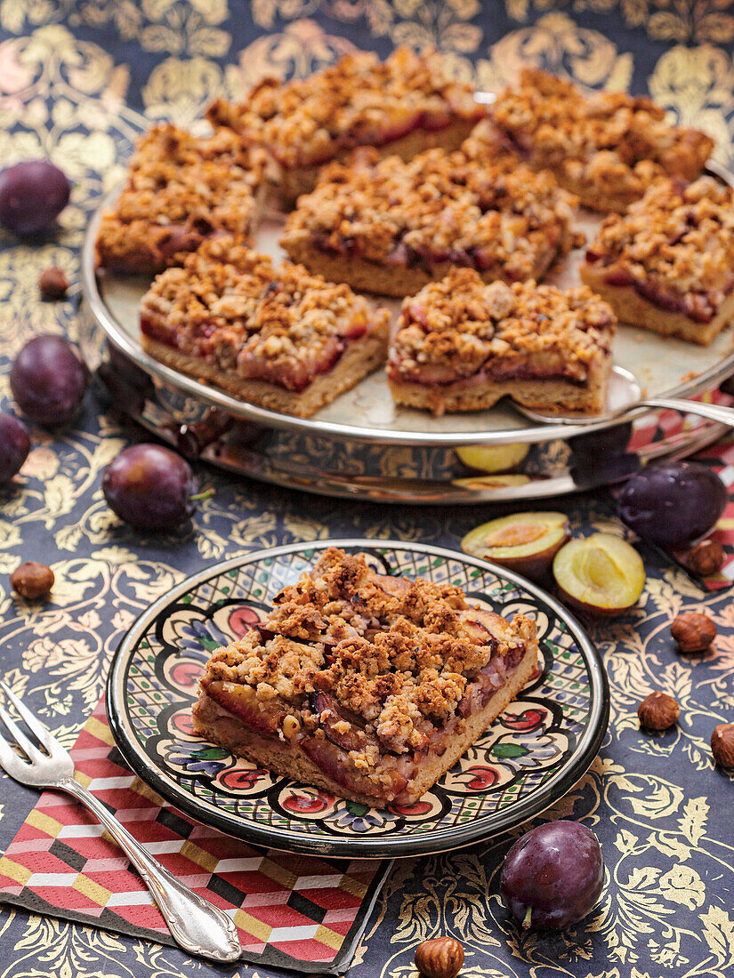 Pflaumen-Streusel-Kuchen auf Hefeteigbasis