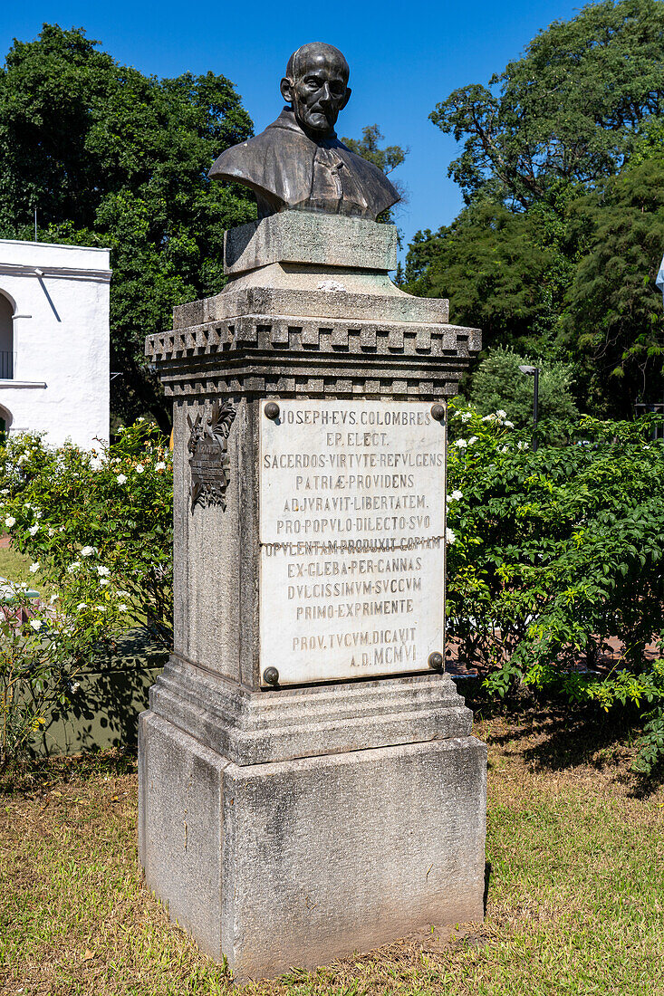 Eine Bronzebüste des Bischofs Jose Colombres im Museum der Zuckerindustrie in San Miguel de Tucumán, Argentinien. Colombres brachte das Zuckerrohr in die Region Tucumán in Argentinien