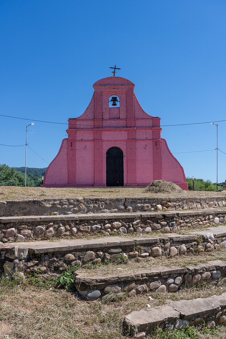 Capilla San Francisco Solano de La Loma, erbaut als spanische Kolonialmission auf einem Hügel in Tartagal, Argentinien