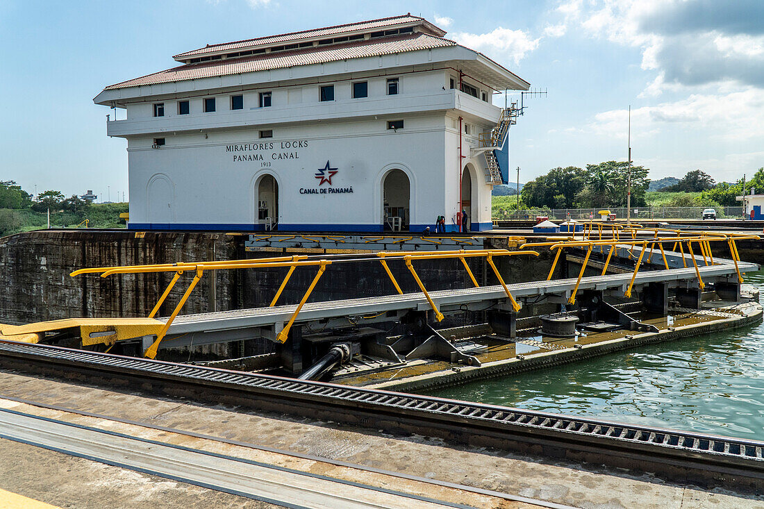 Miraflores locks, Panama Canal (Canal de Panama)