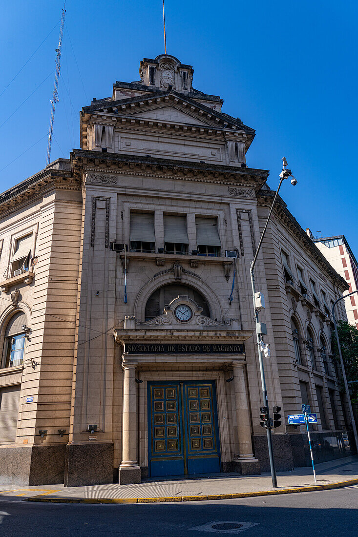 Das Finanzministerium der Provinz Tucumán in San Migeul de Tucumán, Argentinien. Ehemaliges Gebäude der Banco Provincia